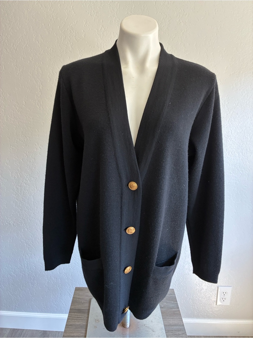 Classiques Black Button-Front Women's Cardigan Jacket size Small